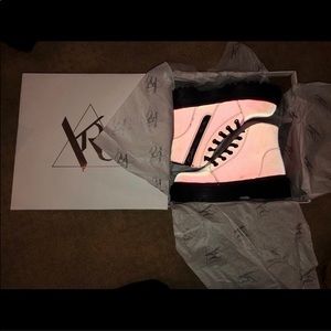YRU pink reflective boots!